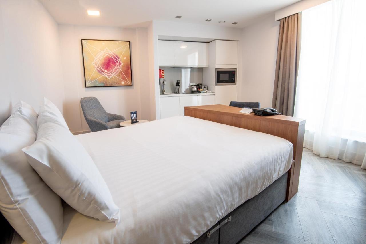 รูมซ์ ลอนดอน สแตรทฟอร์ด Aparthotel ภายนอก รูปภาพ