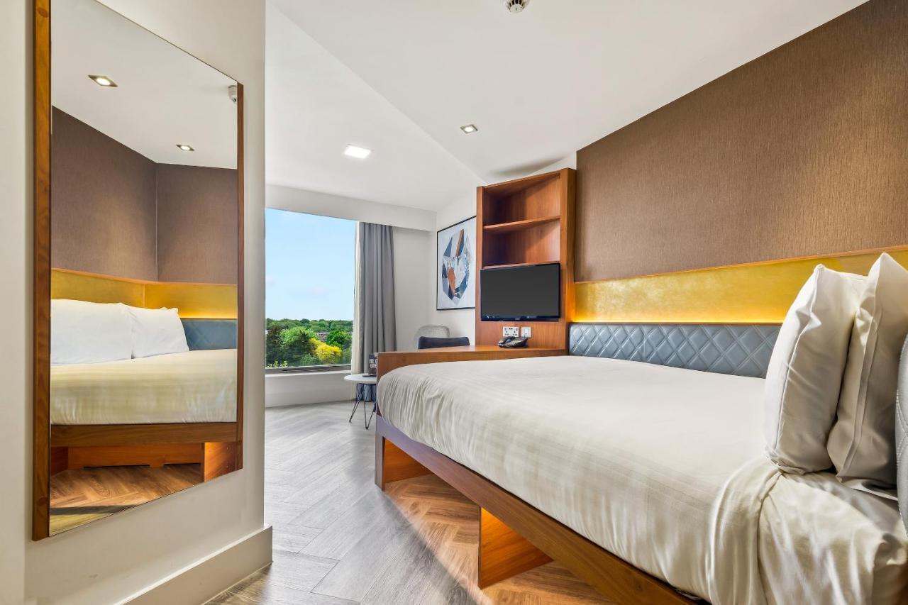 รูมซ์ ลอนดอน สแตรทฟอร์ด Aparthotel ภายนอก รูปภาพ