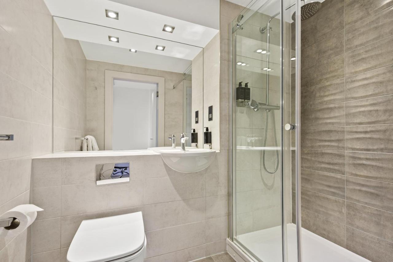 รูมซ์ ลอนดอน สแตรทฟอร์ด Aparthotel ภายนอก รูปภาพ