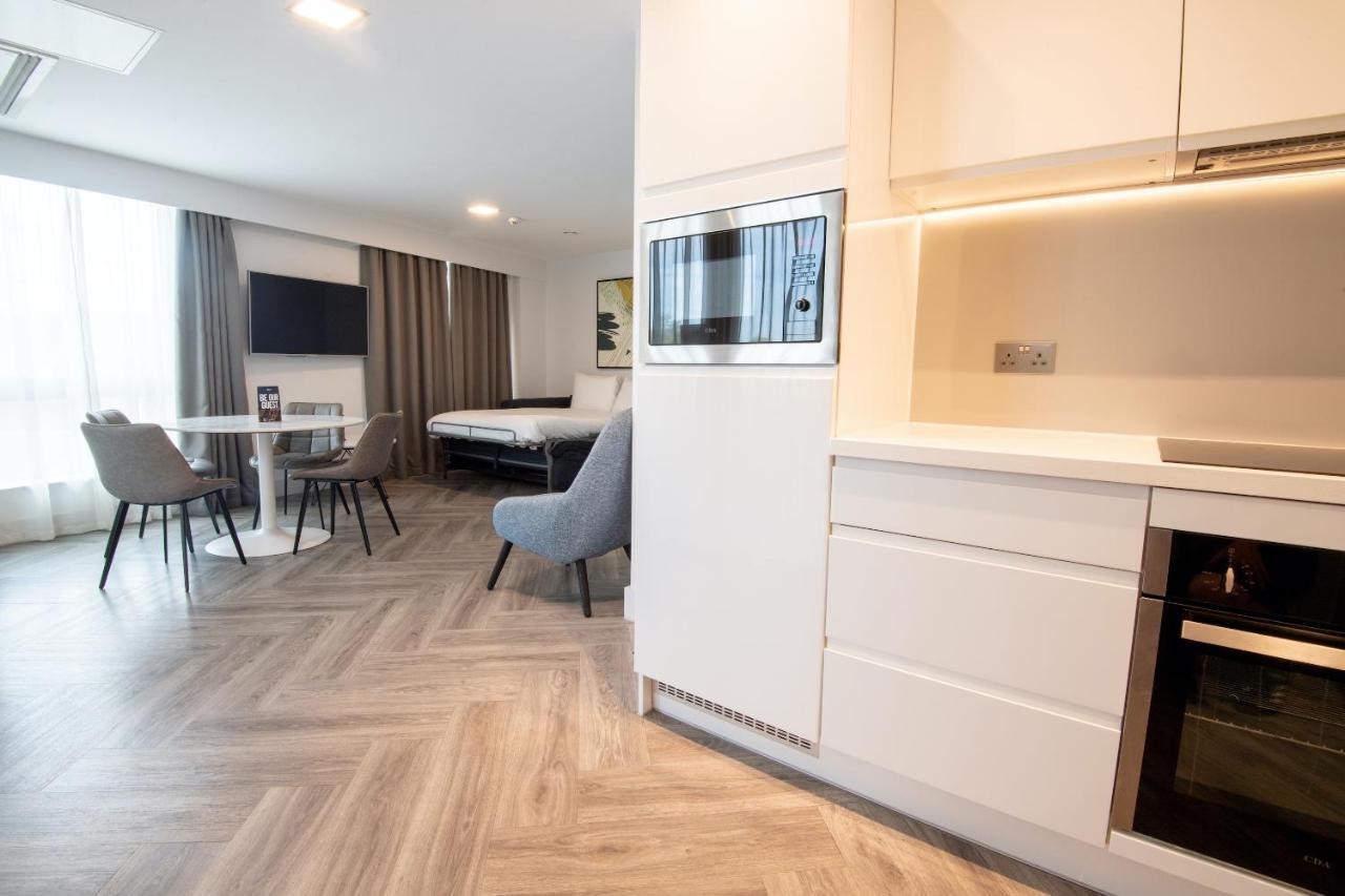 รูมซ์ ลอนดอน สแตรทฟอร์ด Aparthotel ภายนอก รูปภาพ