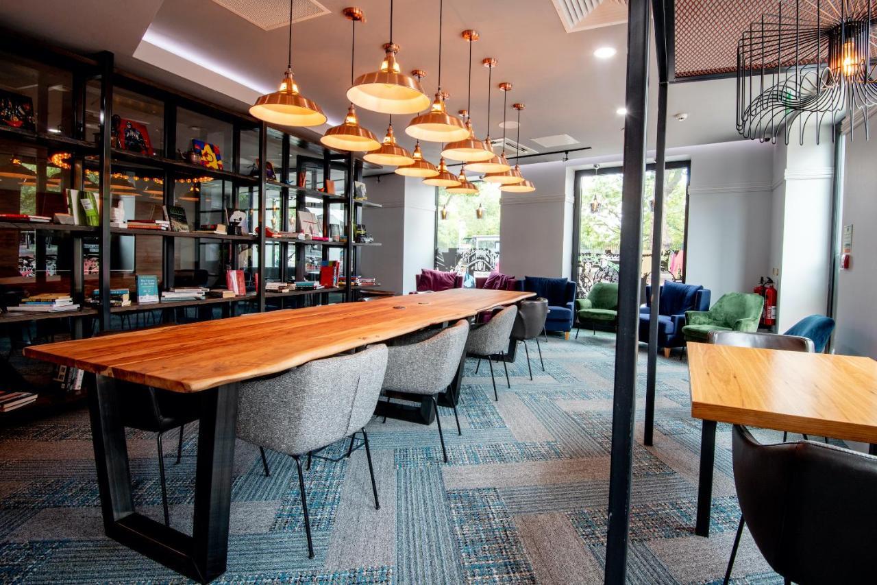 รูมซ์ ลอนดอน สแตรทฟอร์ด Aparthotel ภายนอก รูปภาพ