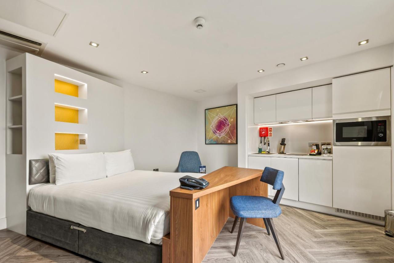 รูมซ์ ลอนดอน สแตรทฟอร์ด Aparthotel ภายนอก รูปภาพ