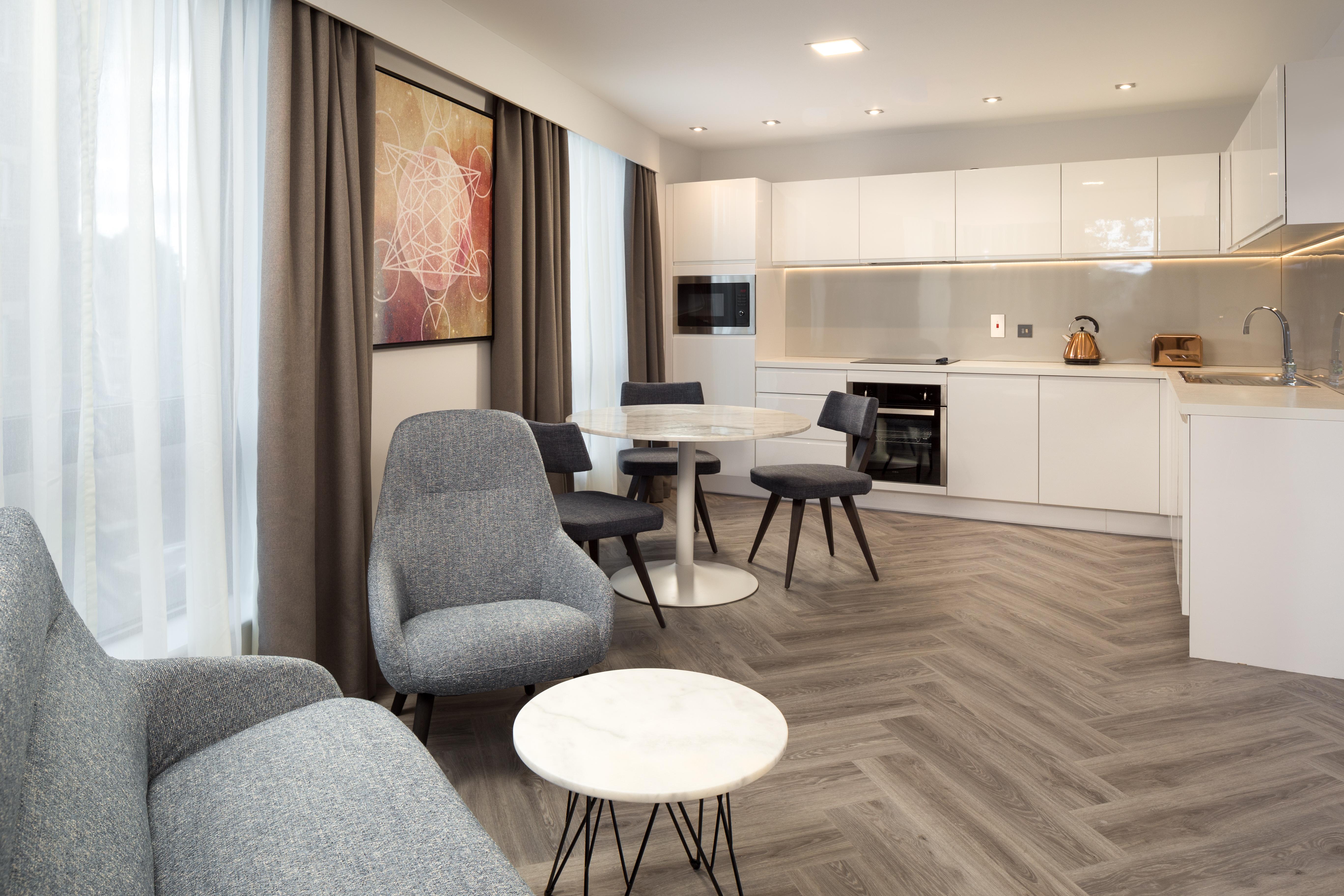รูมซ์ ลอนดอน สแตรทฟอร์ด Aparthotel ภายนอก รูปภาพ