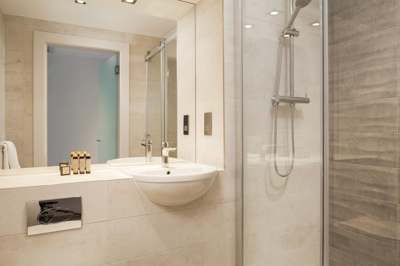 รูมซ์ ลอนดอน สแตรทฟอร์ด Aparthotel ภายนอก รูปภาพ